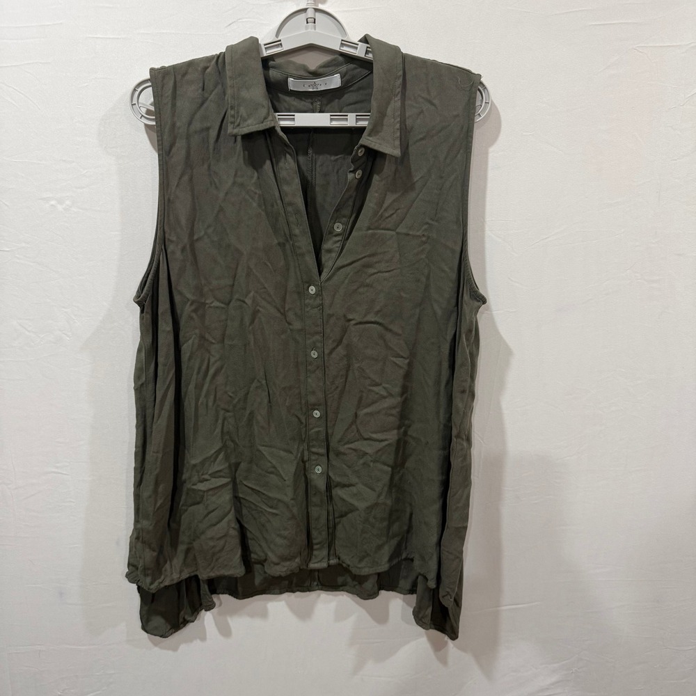 Fever Womens XL Olive Green Sleeveless Button Down Rayon Blouse Relaxed Fit Top‎